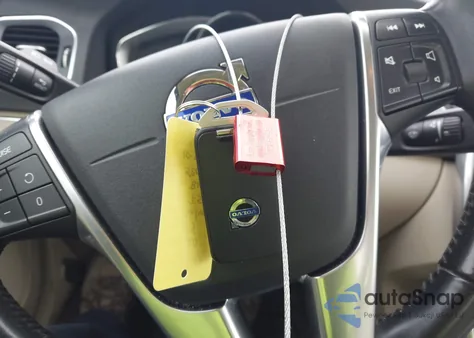 2015 Volvo S60 T5 Premier z USA, uszkodzony, nr VIN YV126MFB2F1305200